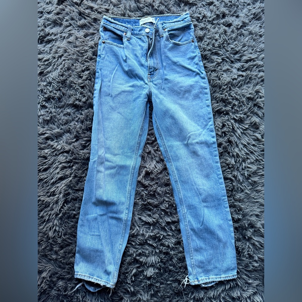 Abercrombie & Fitch Light Blue Distressed Cropped Jeans